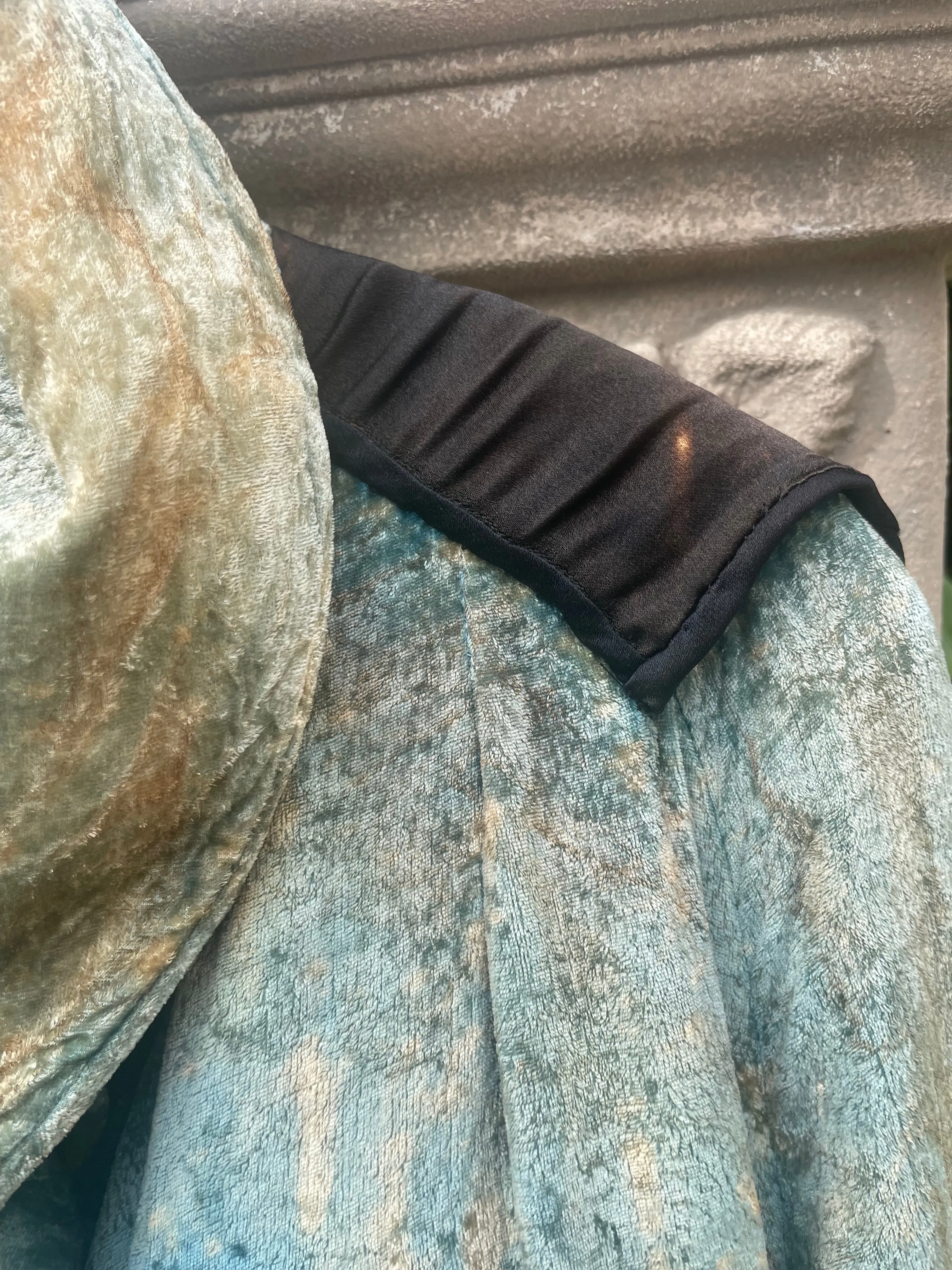 1920s Dual Tone Embroidered Lamé Trim Emerald & Gold Velvet Opera Coat