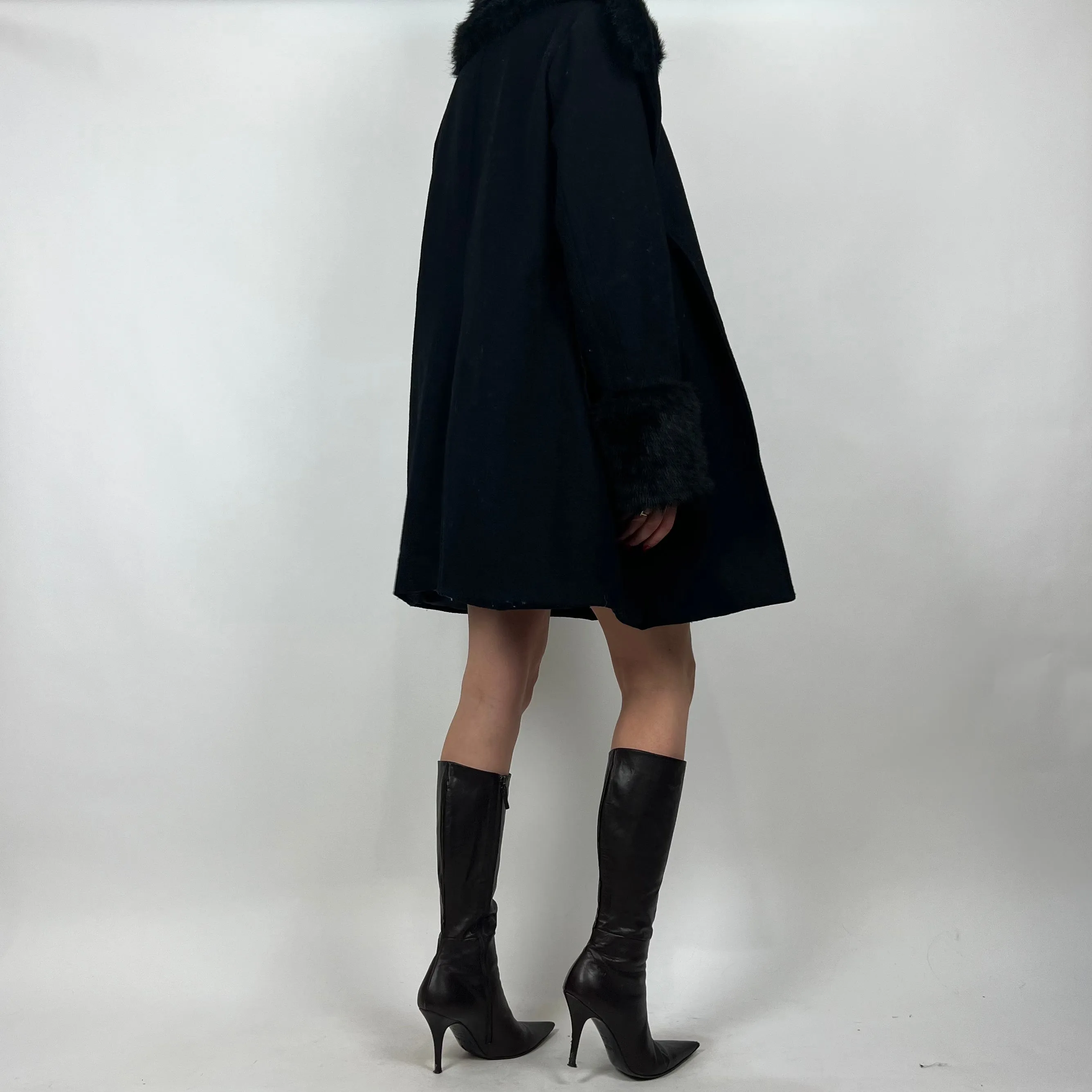 2000s Guess Black Fur-Trim Coat (M/L)