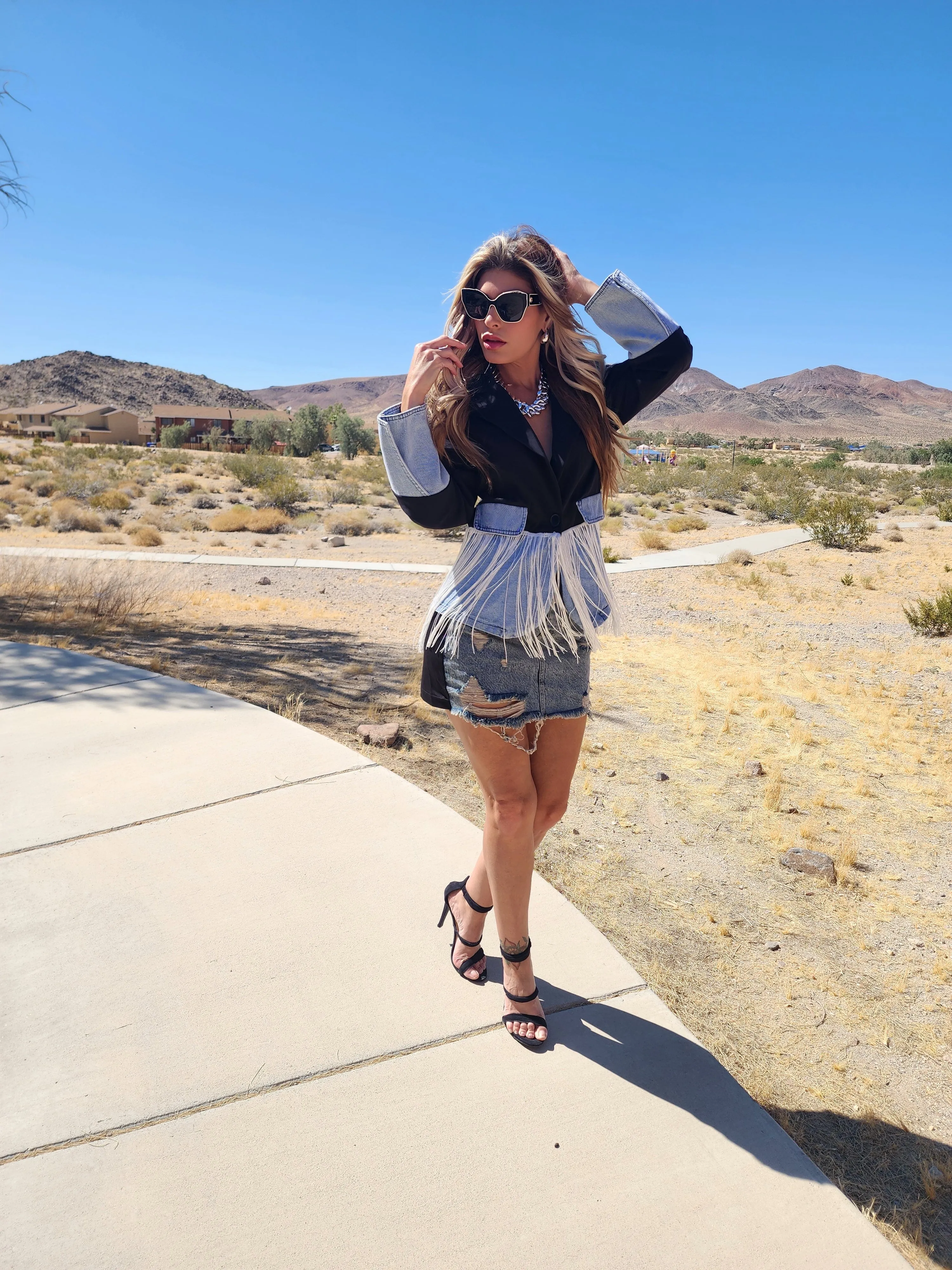 Extravagant fringe denim blazer