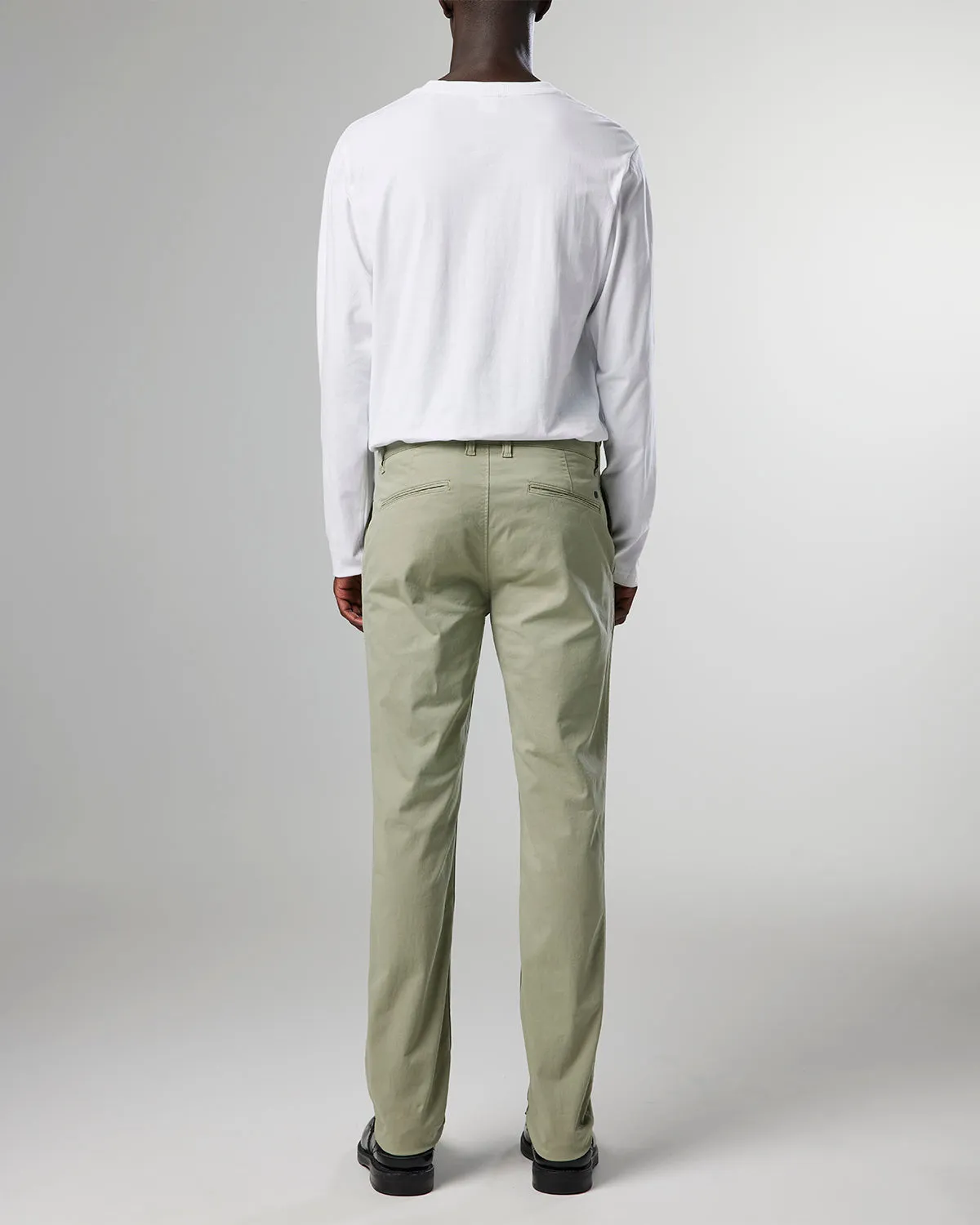 NN07 Marco 1400 Classic Chino in Oil Green