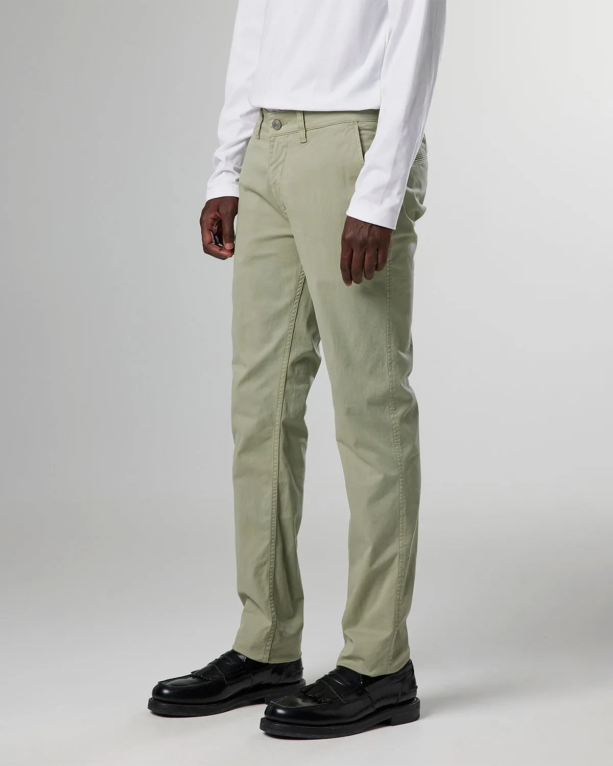 NN07 Marco 1400 Classic Chino in Oil Green