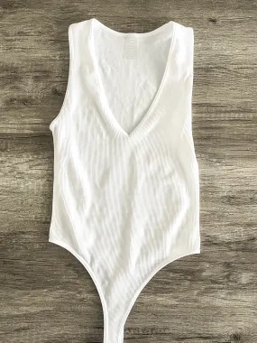 ONE SIZE WHITE RIBBED V-NECK BODYSUIT