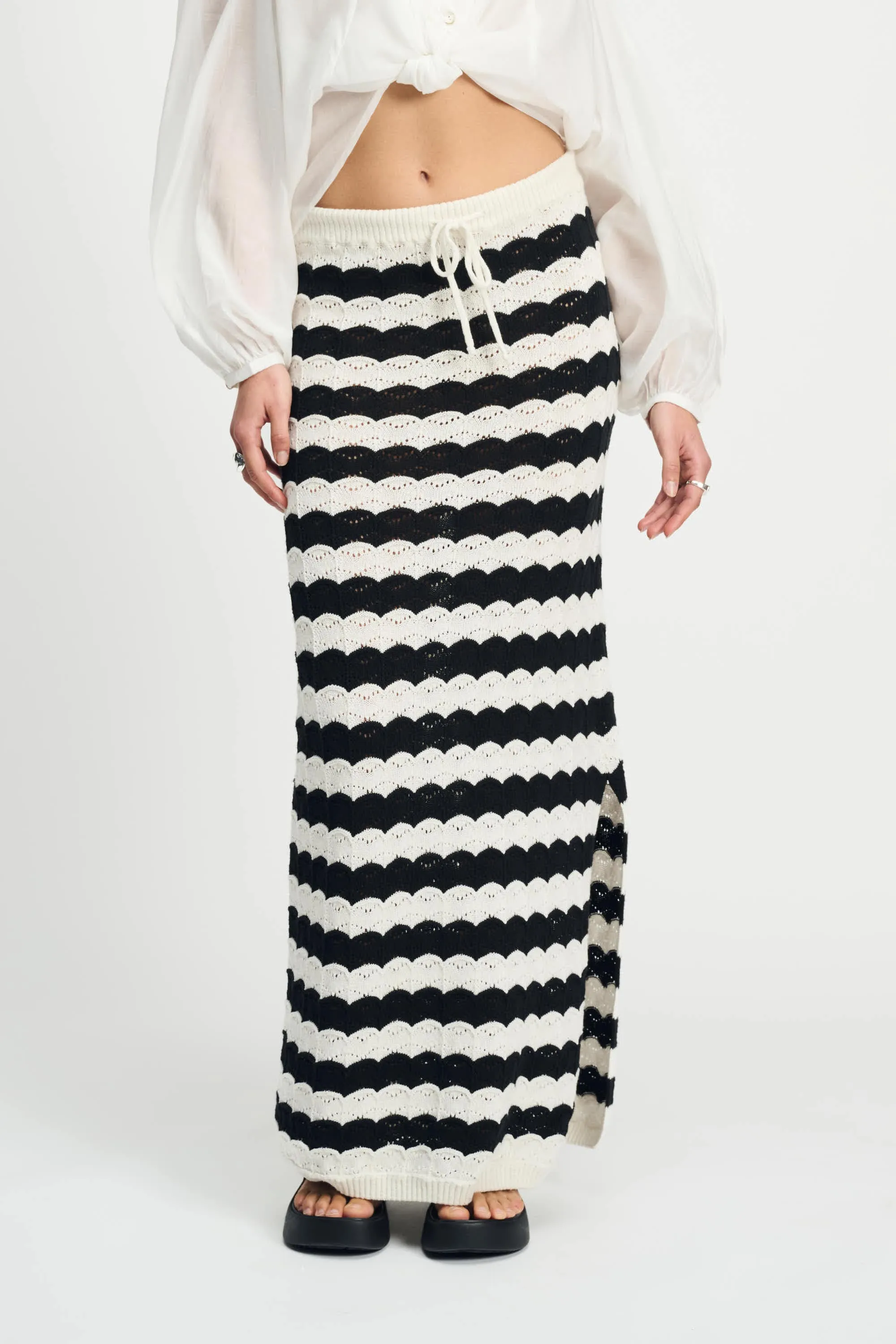 SKIRT - Crochet Black White