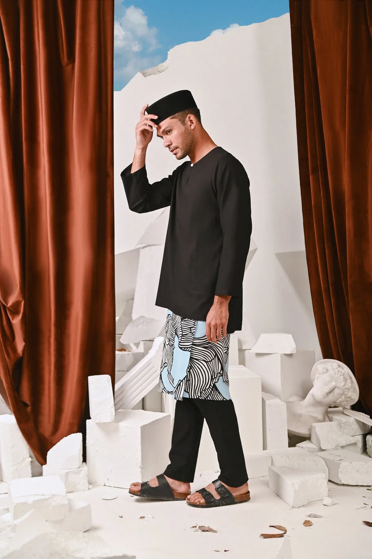 The Perfect Men Slim Fit Pants - Black