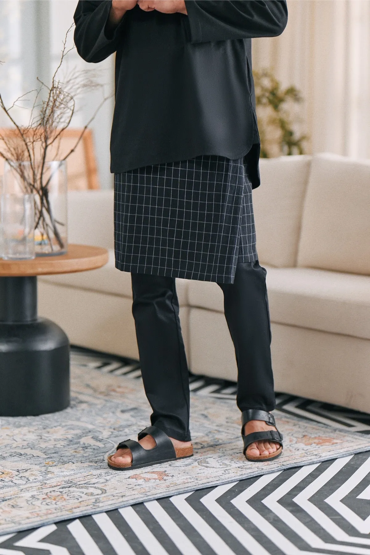 The Perfect Men Slim Fit Pants - Black