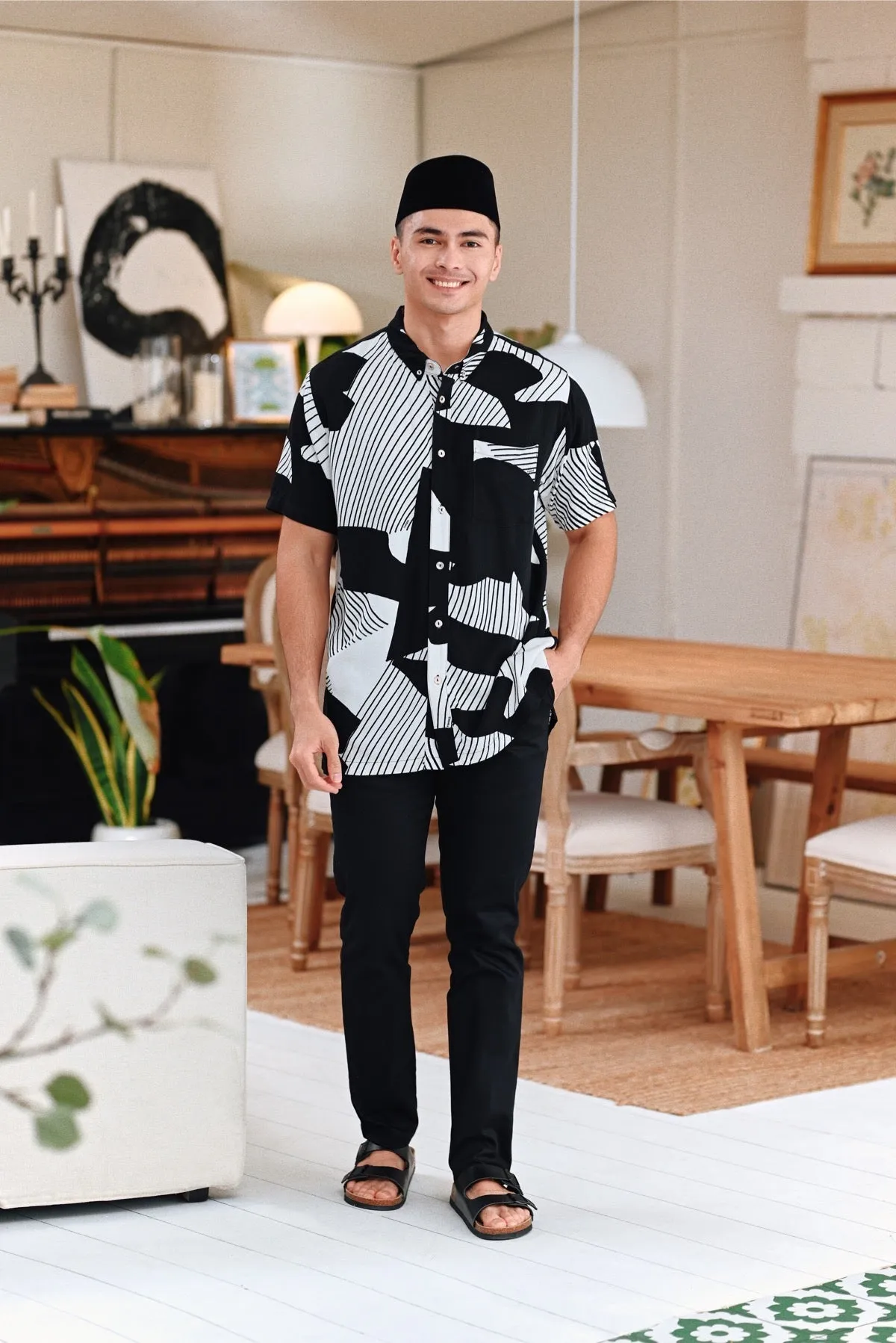 The Perfect Men Slim Fit Pants - Black