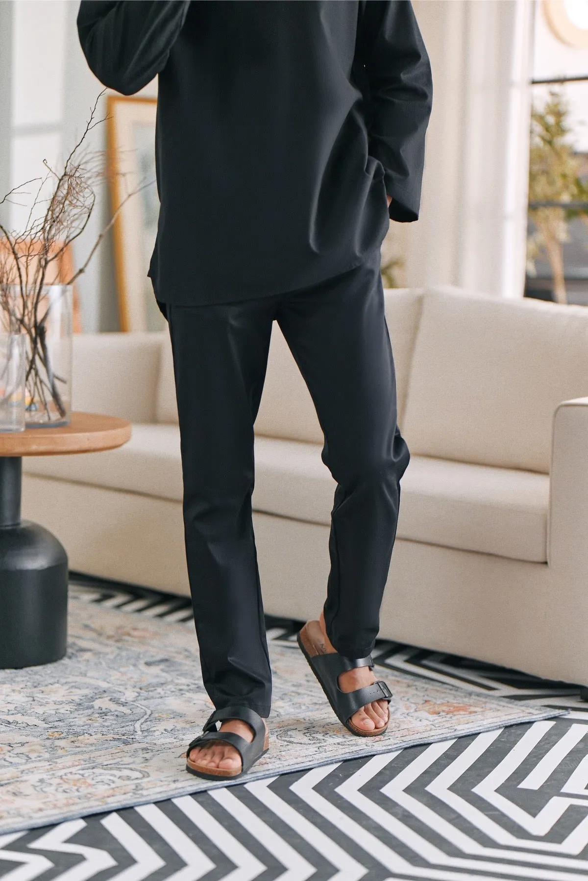 The Perfect Men Slim Fit Pants - Black