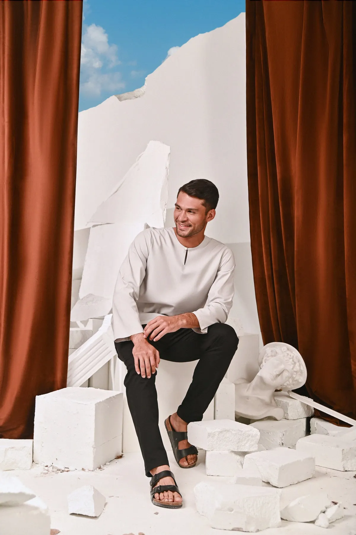 The Perfect Men Slim Fit Pants - Black