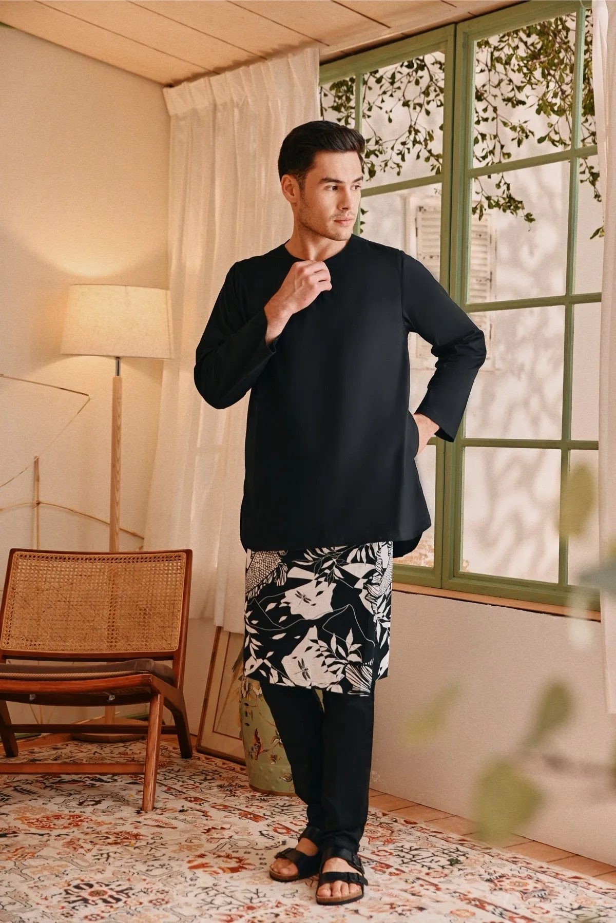 The Perfect Men Slim Fit Pants - Black