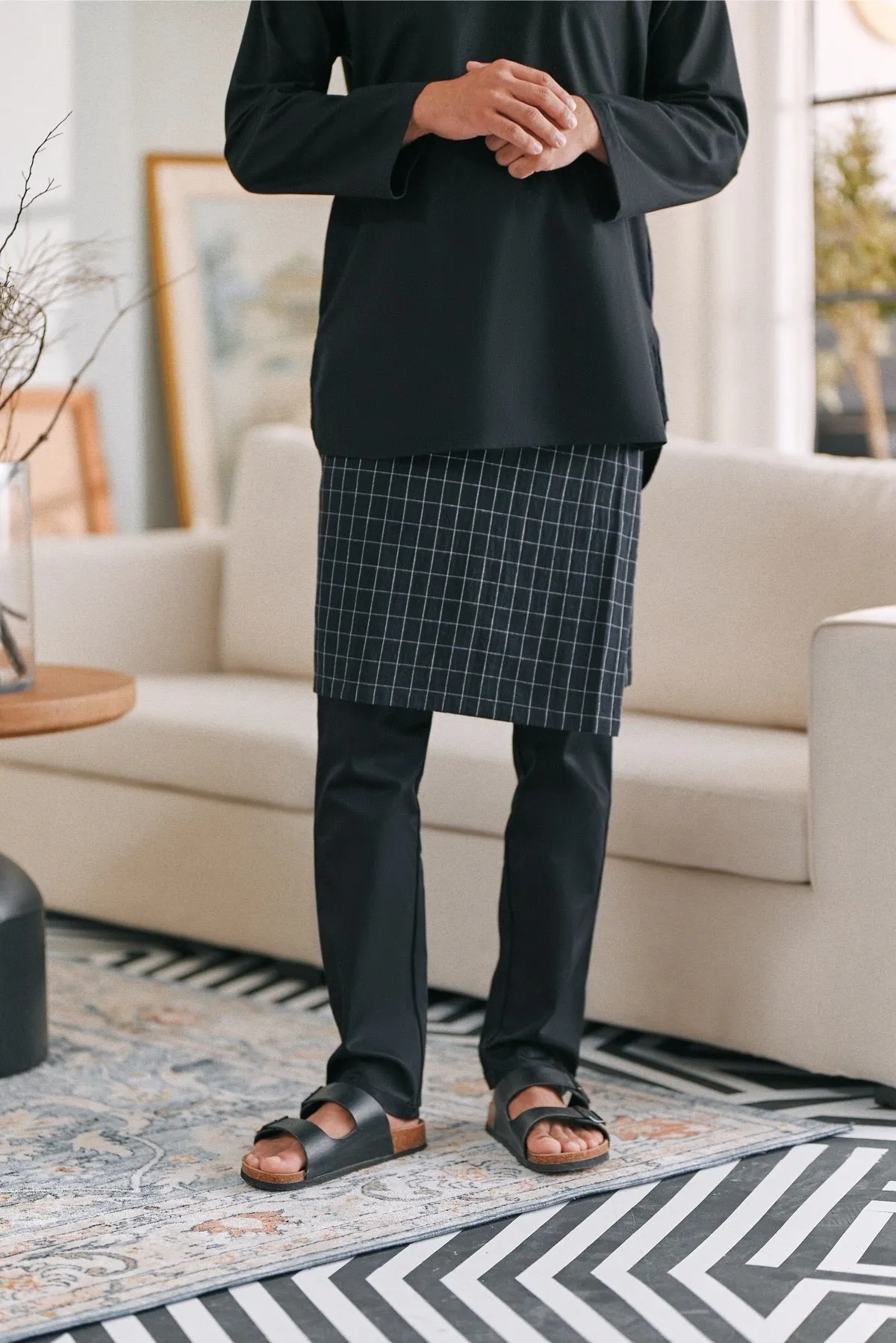 The Perfect Men Slim Fit Pants - Black