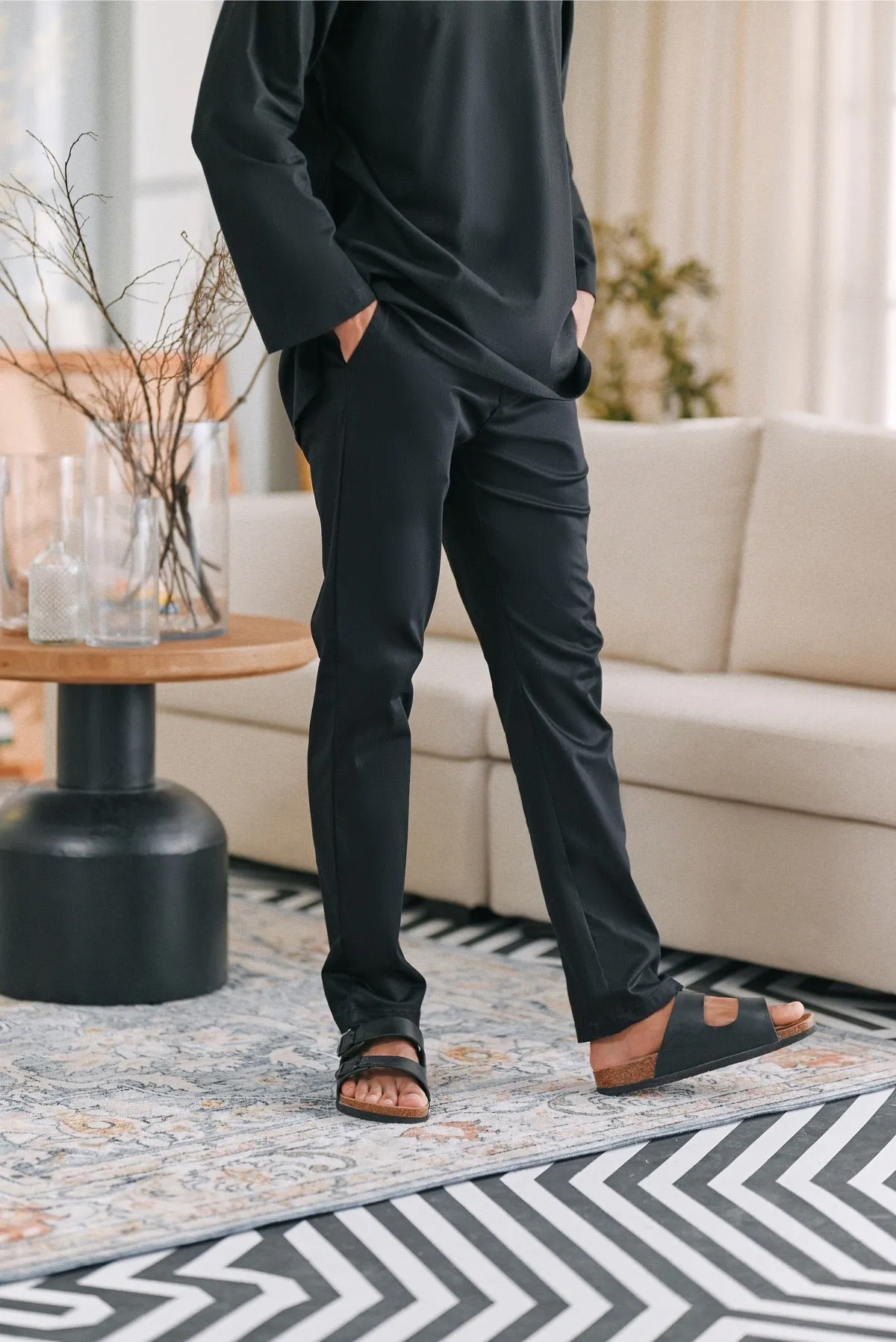 The Perfect Men Slim Fit Pants - Black