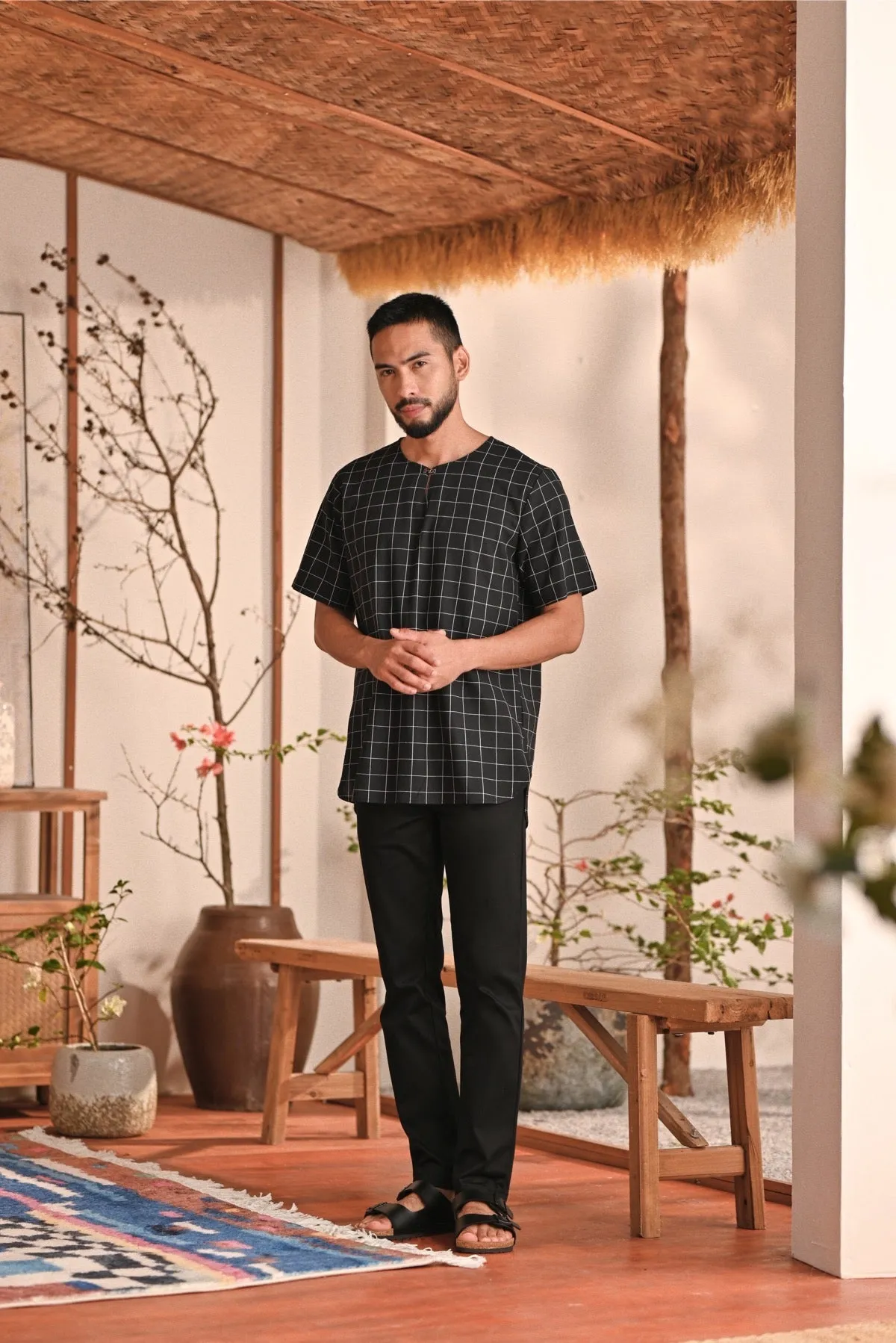 The Perfect Men Slim Fit Pants - Black