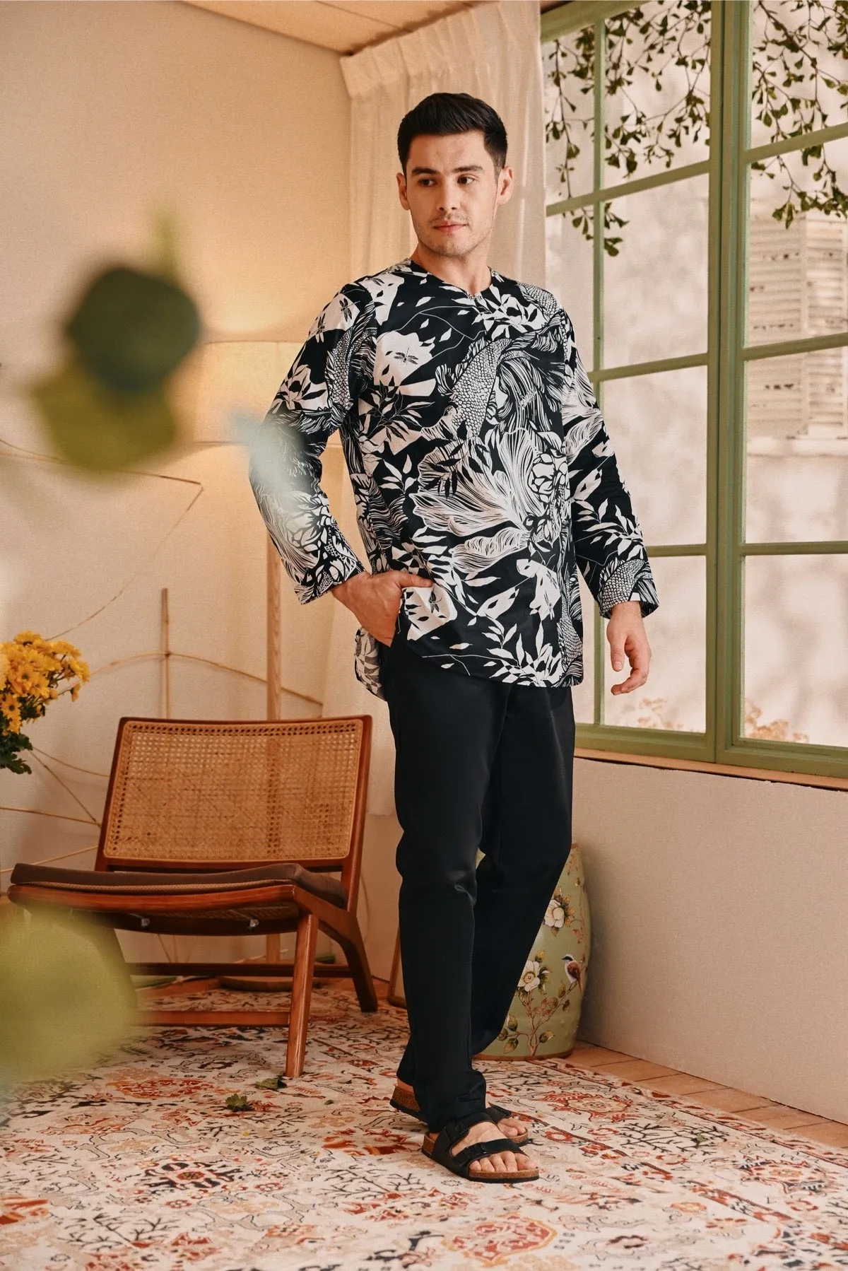 The Perfect Men Slim Fit Pants - Black