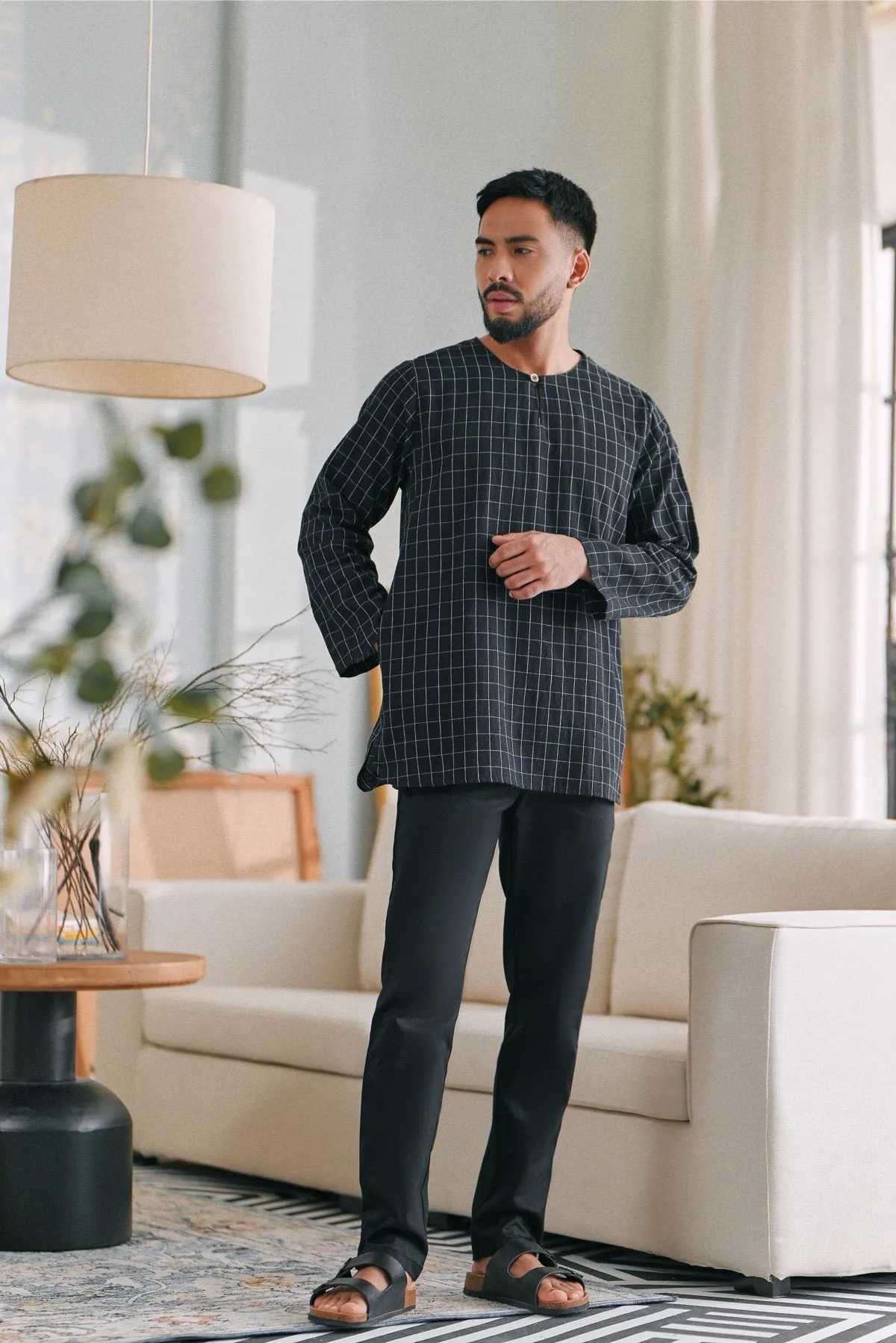 The Perfect Men Slim Fit Pants - Black