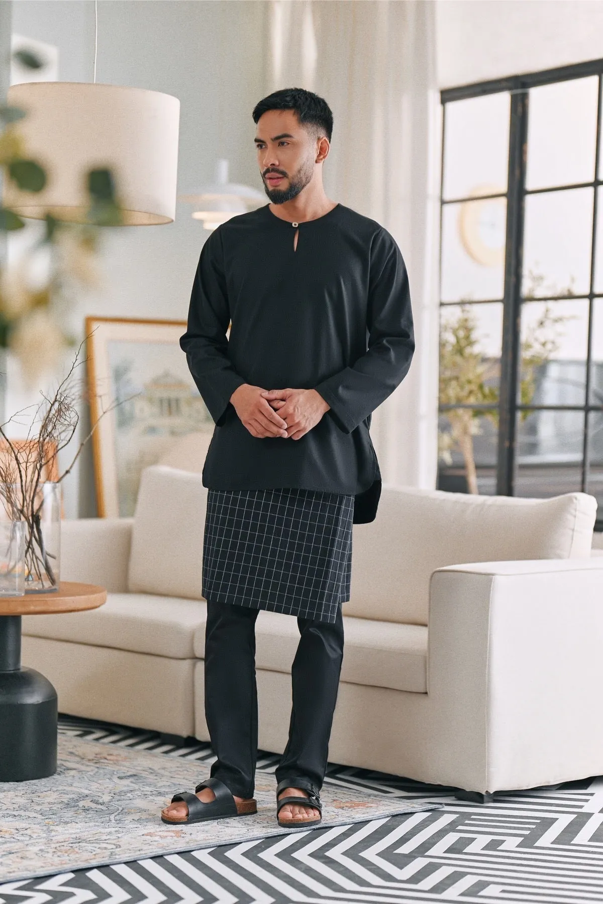 The Perfect Men Slim Fit Pants - Black