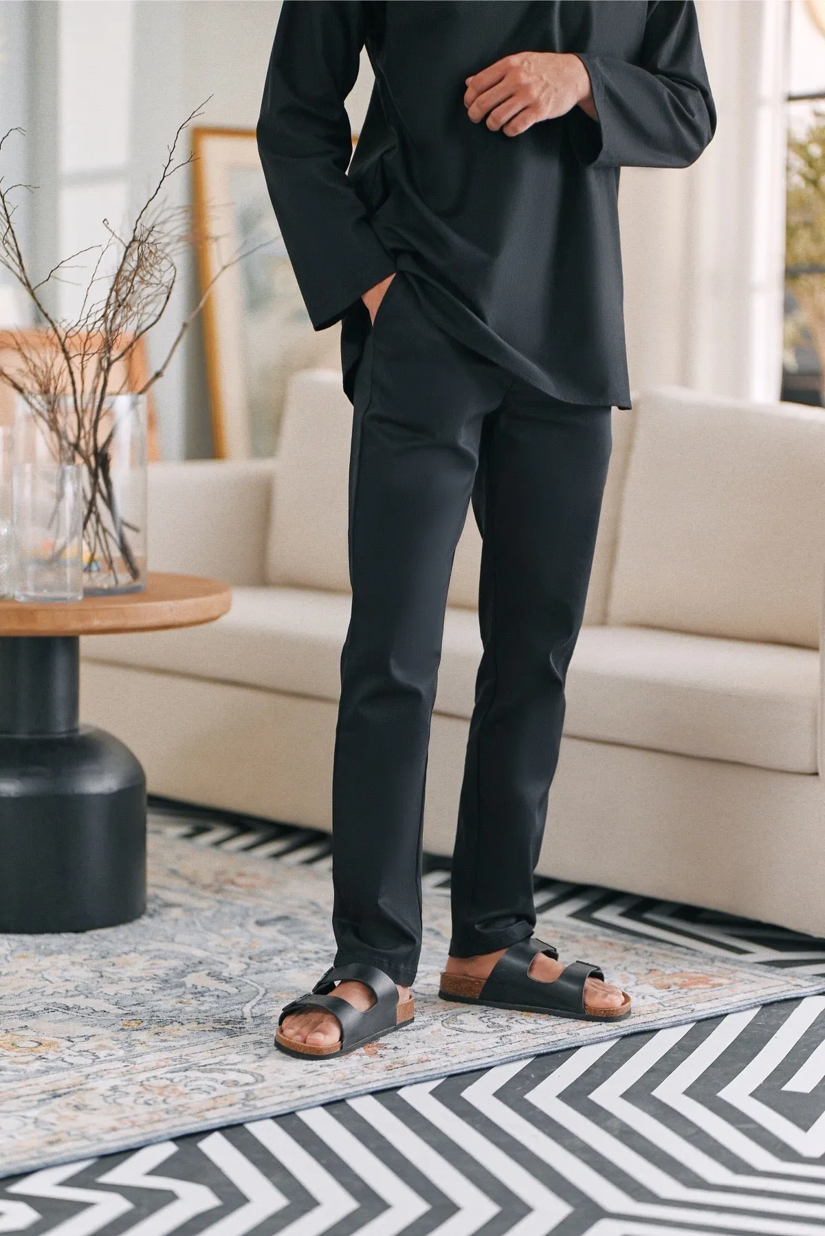 The Perfect Men Slim Fit Pants - Black