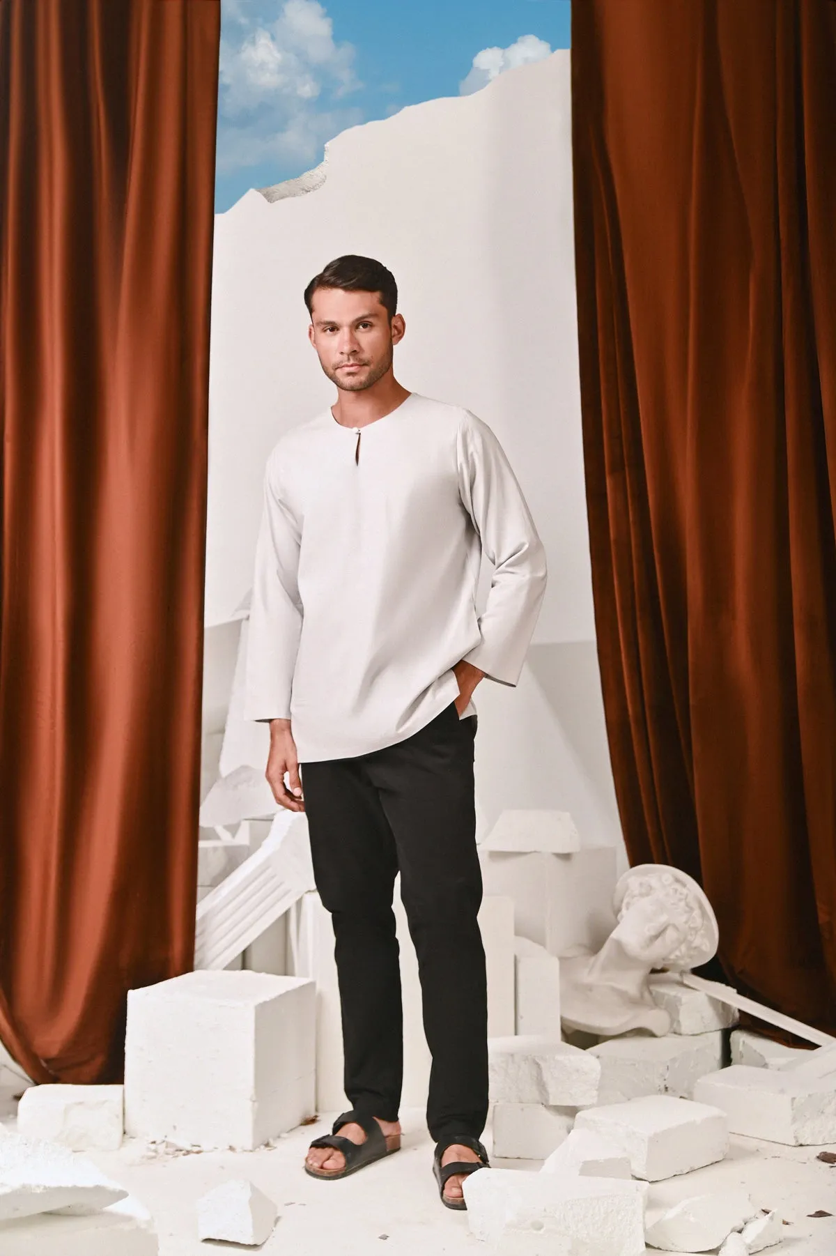 The Perfect Men Slim Fit Pants - Black