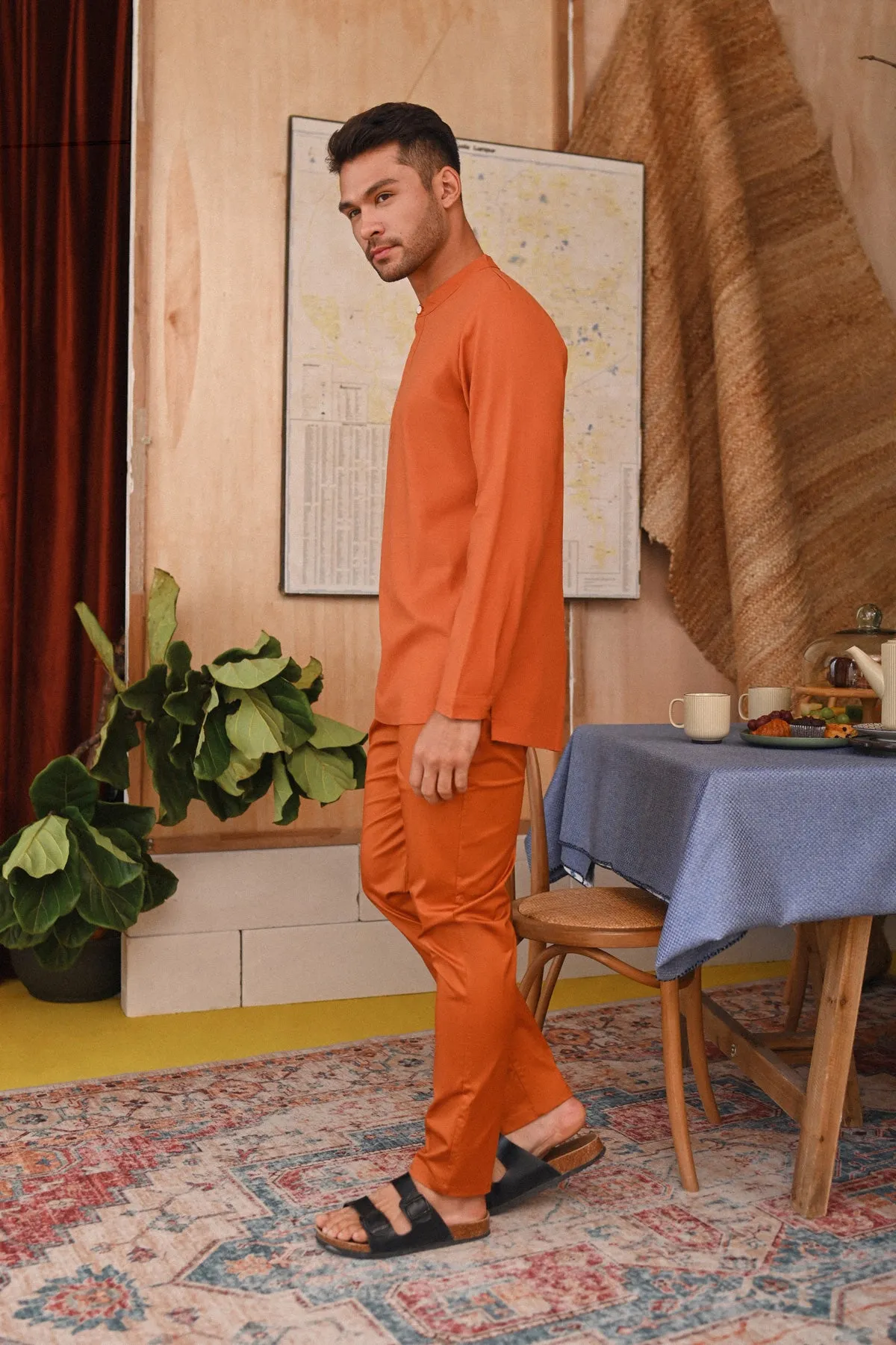 The Perfect Men Slim Fit Pants - Brown